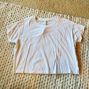 Lululemon cate’s cropped tee size 4 white